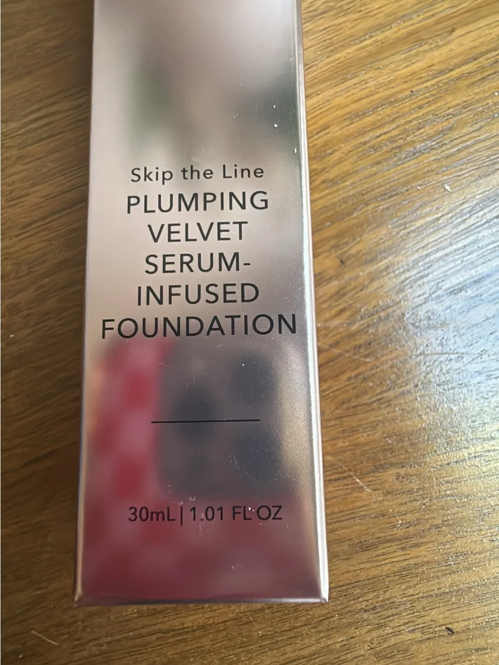 Plumping Velvet Serum-Infused Foundation color Light
